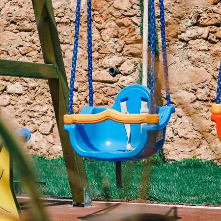 公寓 в 150м от моря, тосмур 阿拉尼亚